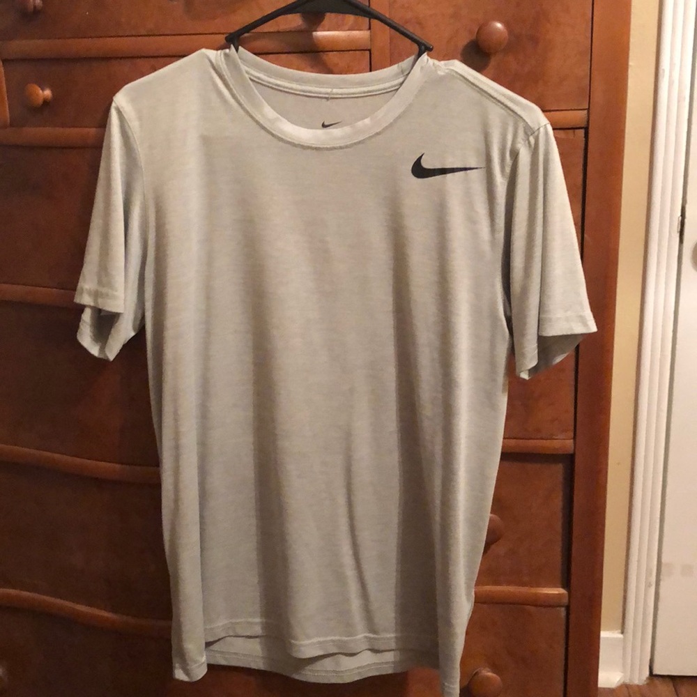 Nike tee shirt